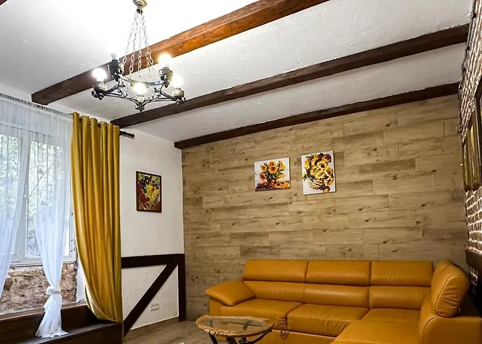 דירה Brick&wood Loft לבוב